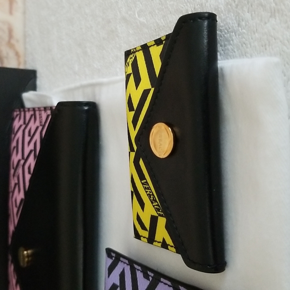 New Versace Greca Printed Envelope Pouch Bag Set (3) - Picture 8 of 14